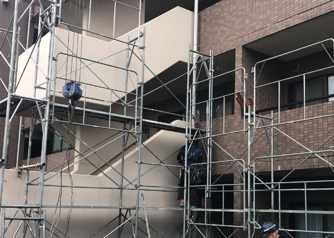 自社施工による足場仮設